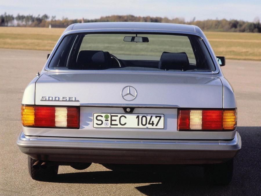  Mercedes-Benz 500 SEL 1985 года  (фото 2 из 8)